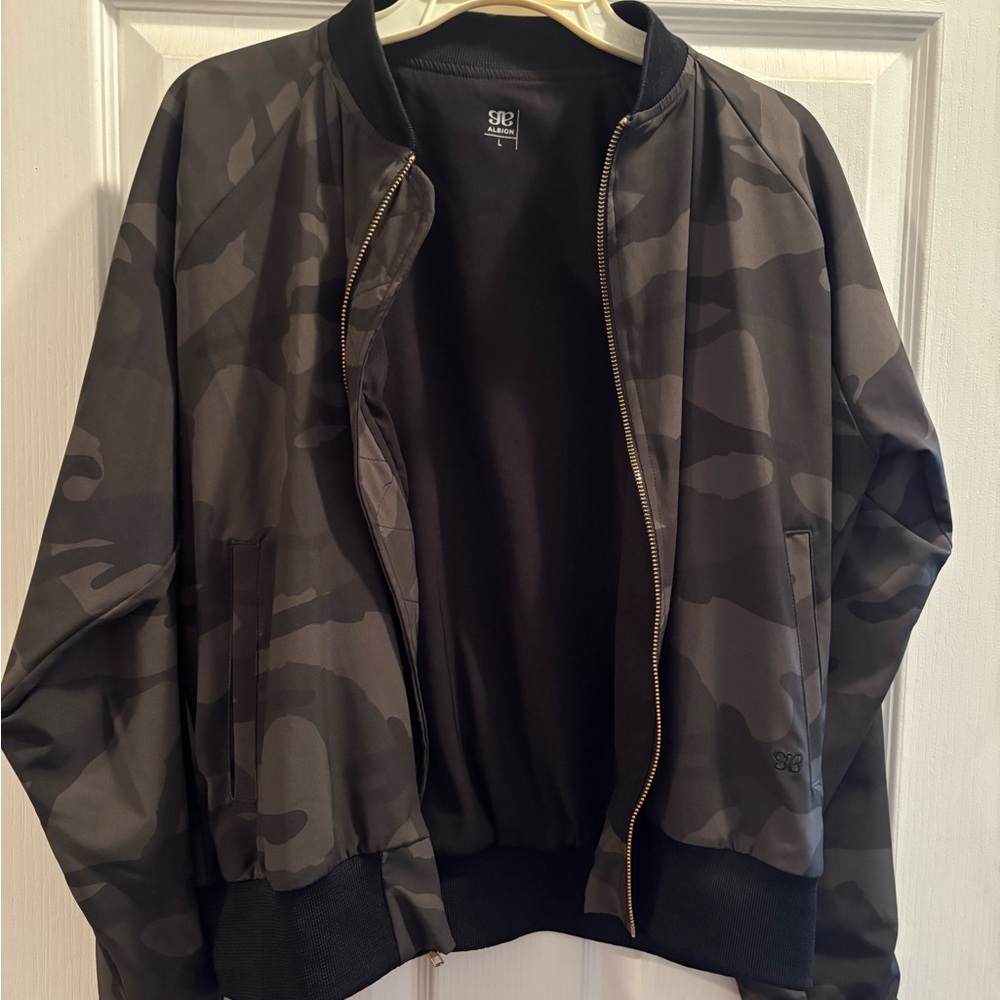 Really cute camo bomber jacket from Albion, like new Perfect condition